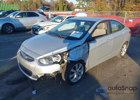 2013 Hyundai Accent Gls z USA, uszkodzony, nr VIN KMHCU4AE0DU453158